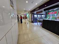 Lucky Plaza (D9), Retail #616434121
